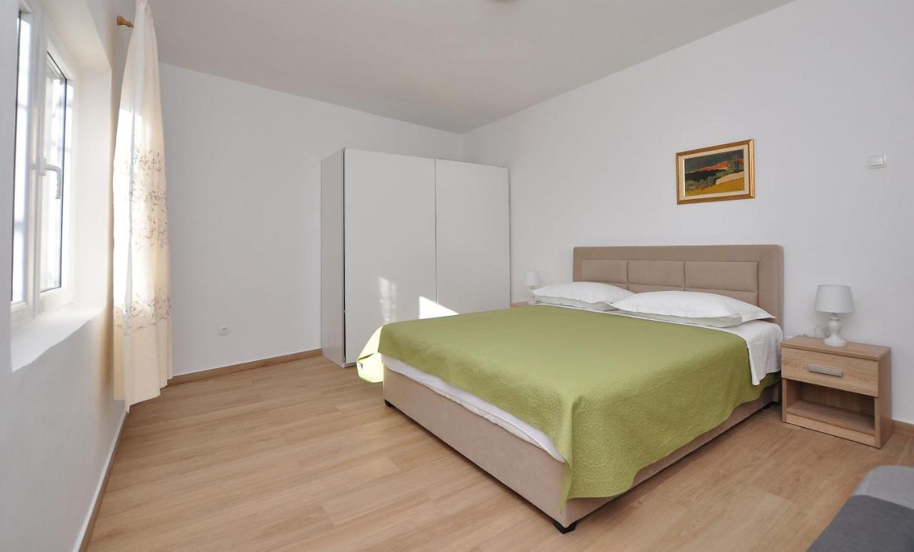 אומיס Apartments Jasna מראה חיצוני תמונה